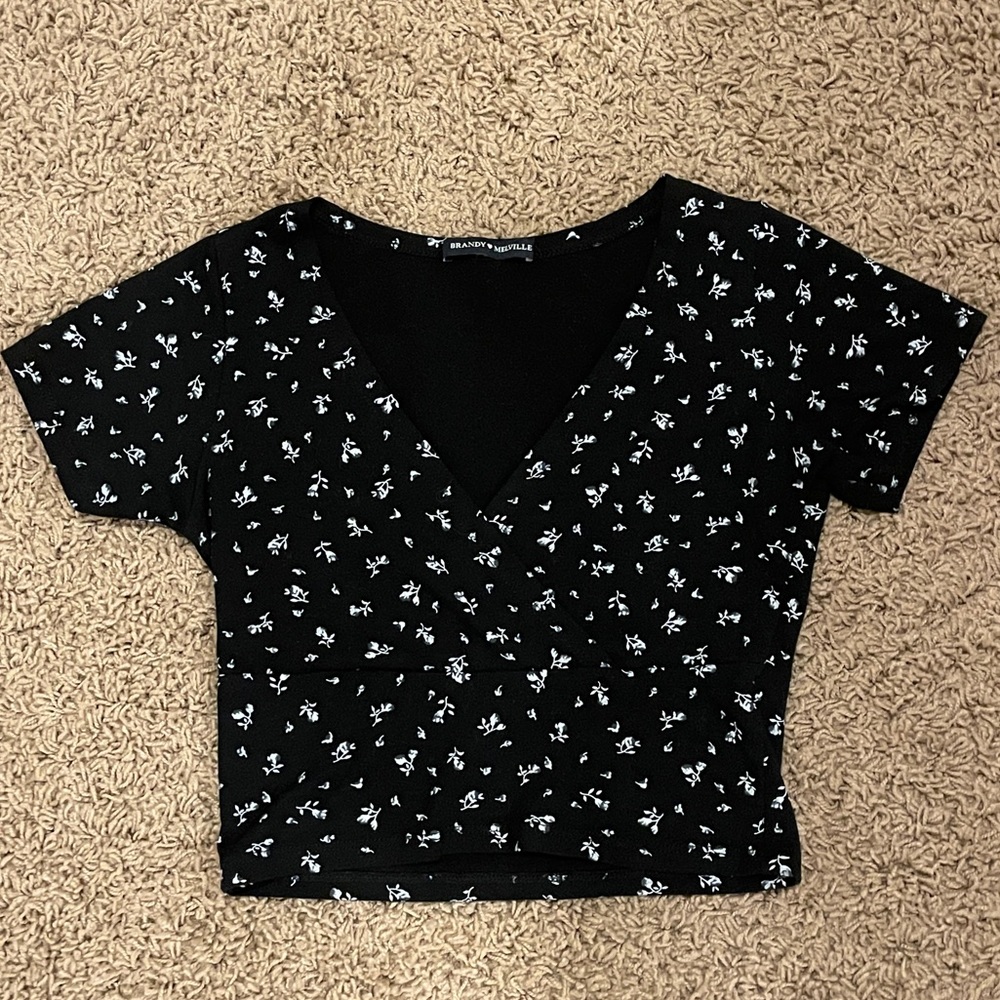 Brandy Melville Black Floral Cropped Amara Top!! - Picture 2 of 5